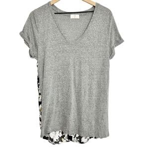 ANTHROPOLOGIE T.LA GREY AND BLACK V-NECK FLORAL PATTERN SHIRT SIZE MEDIUM